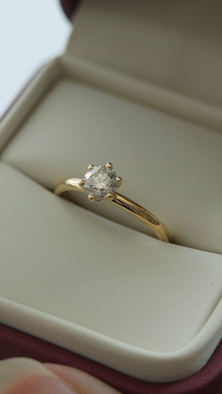 Anel de Noivado Amélie I em Ouro 18K Diamante de Laboratório labgrown redondo 0,50ct Vangolden