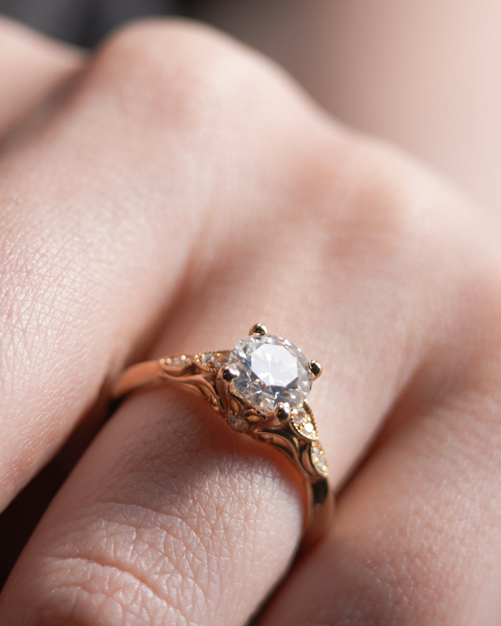 Anel de Noivado Nouveau Diamante de Laboratório 1.12 CT em Ouro 18K