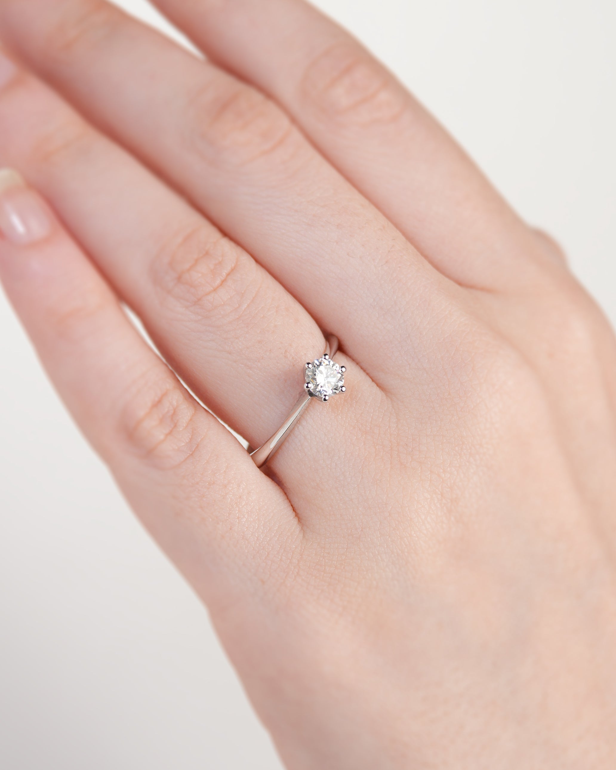Anel de Noivado Lilia I Diamante Natural 0,50 ct em Ouro 18K