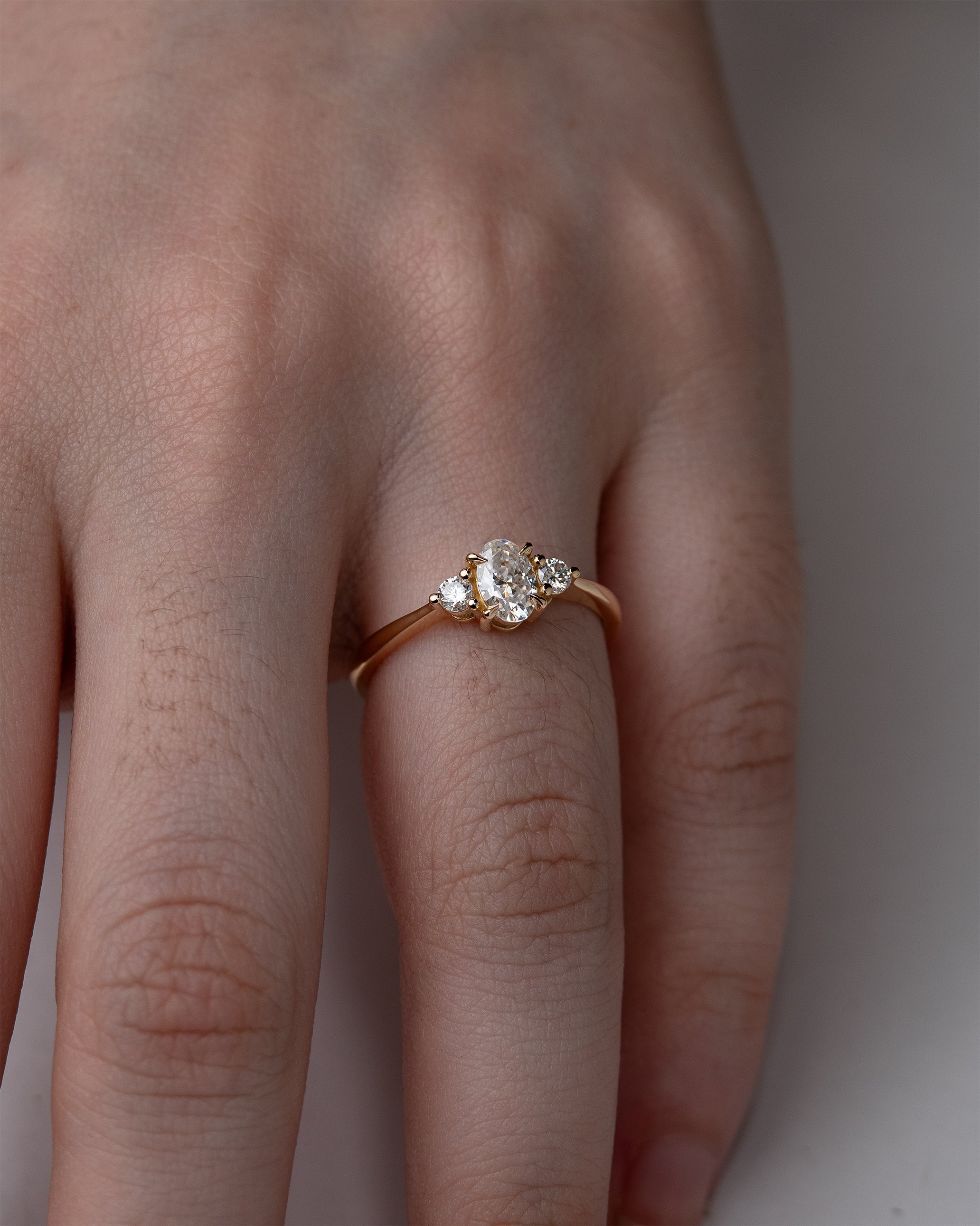 Anel de Noivado Memora Oval Moissanite 0,50 ct em Ouro 18K