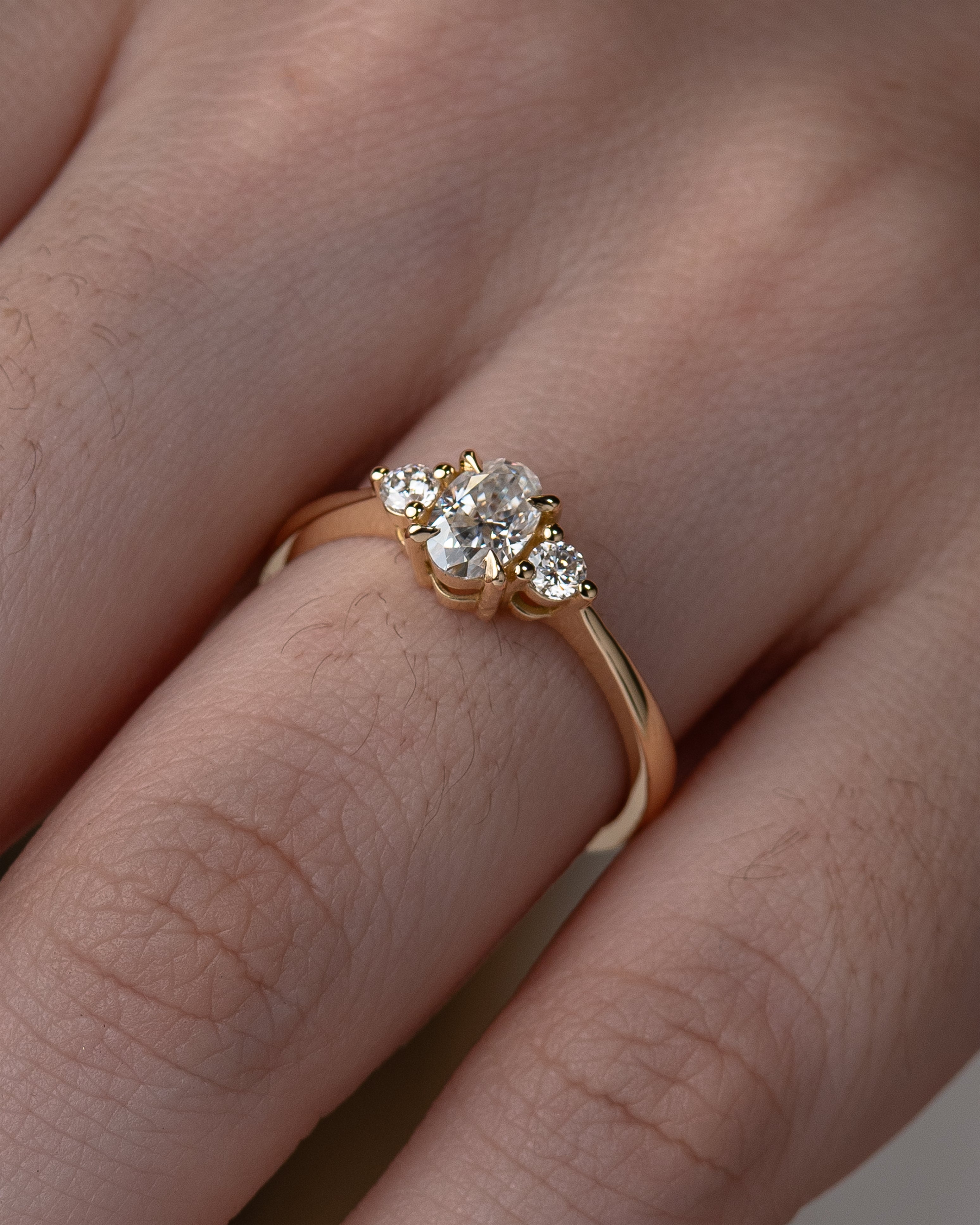 Anel de Noivado Memora Oval Moissanite 0,50 ct em Ouro 18K