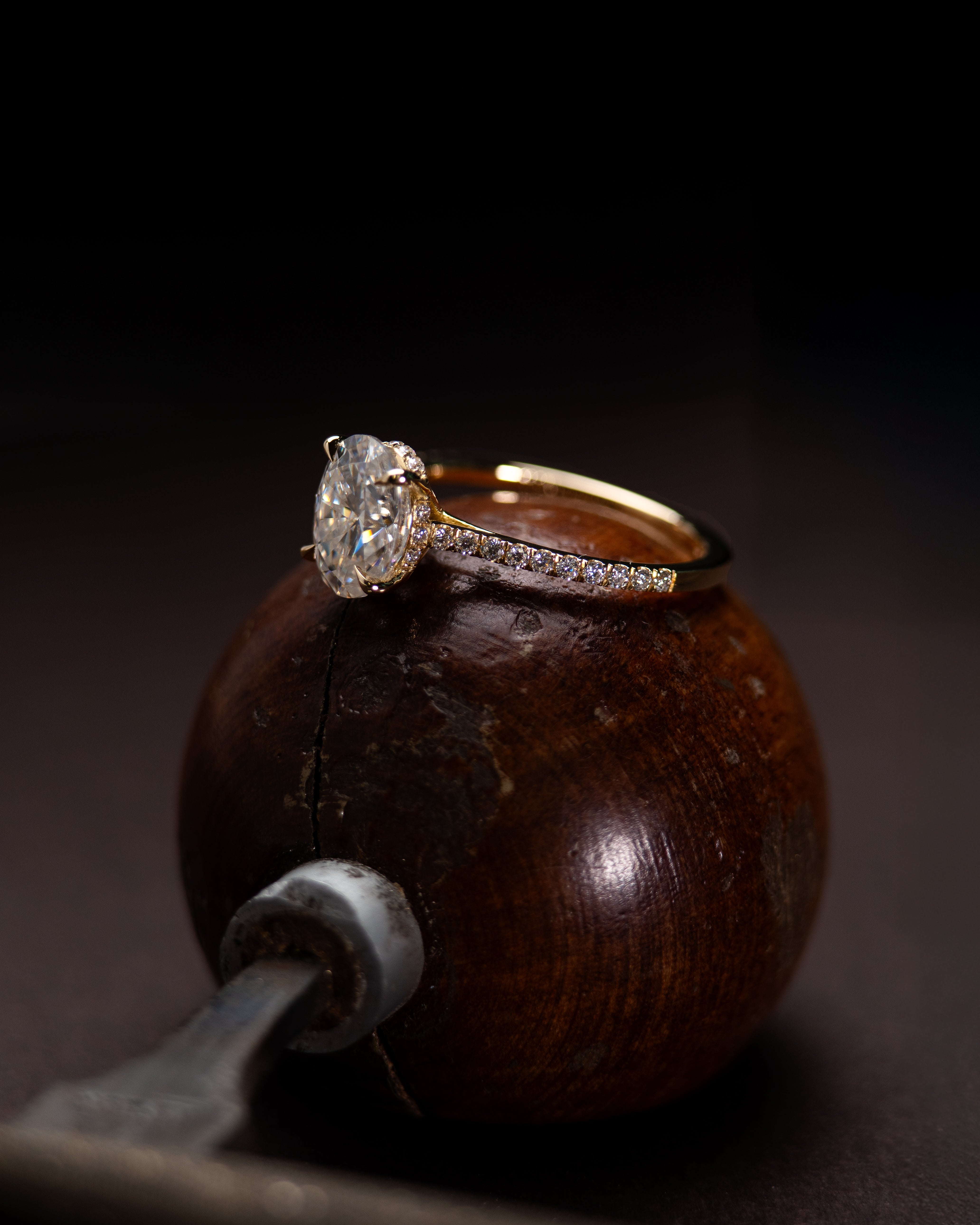 Anel de Noivado Oliva Moissanite 2 CT em Ouro 18K