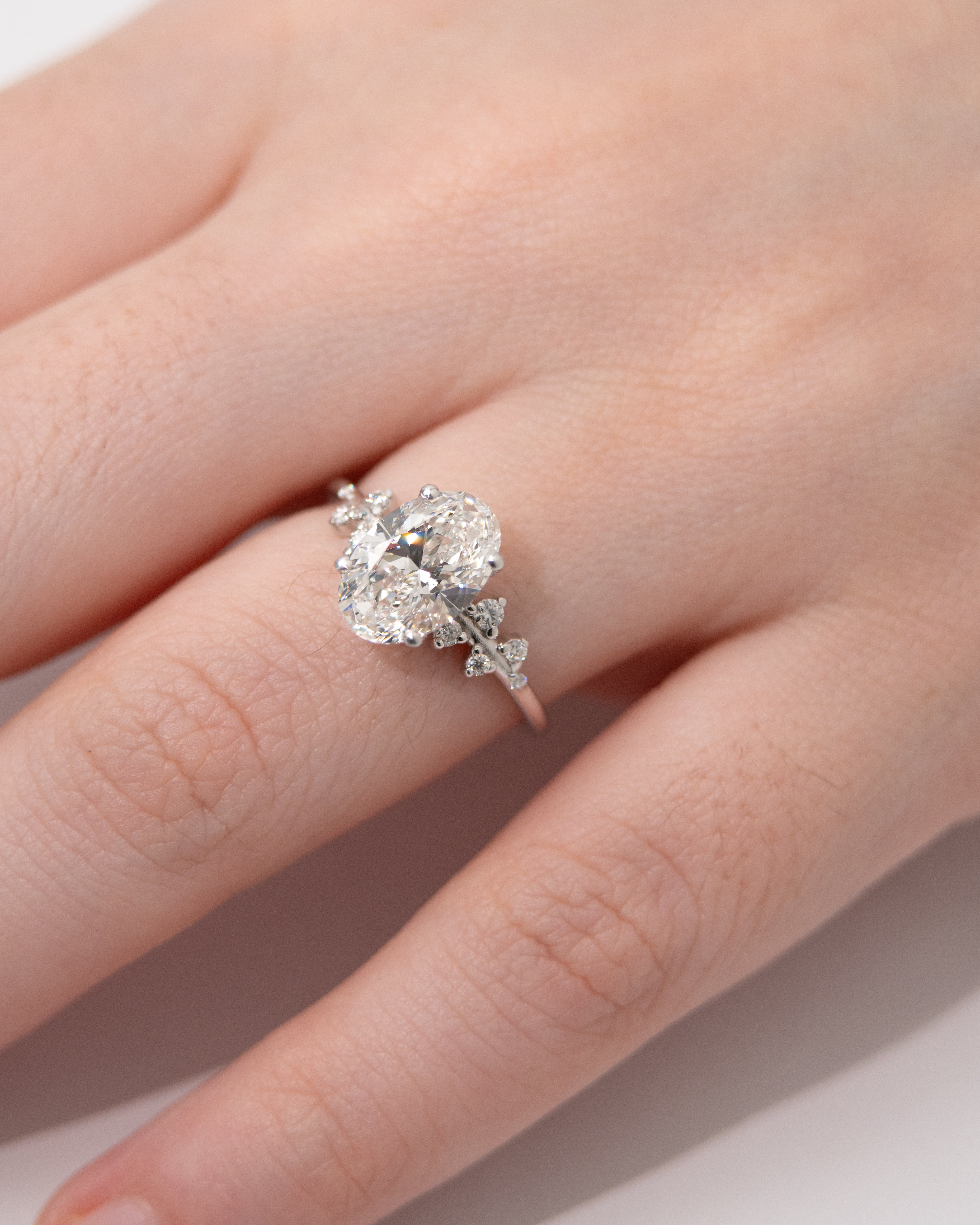 Anel de Noivado Aura Moissanite 2 ct em Ouro 18K