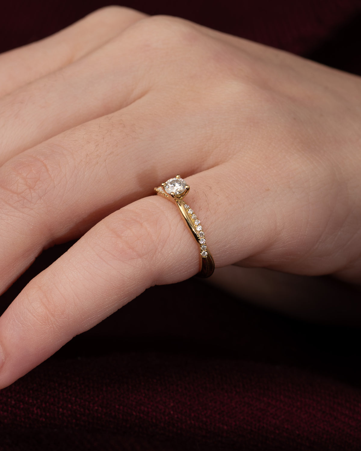 Anel de Noivado Gleam Diamante Natural 0,25 ct em Ouro 18K