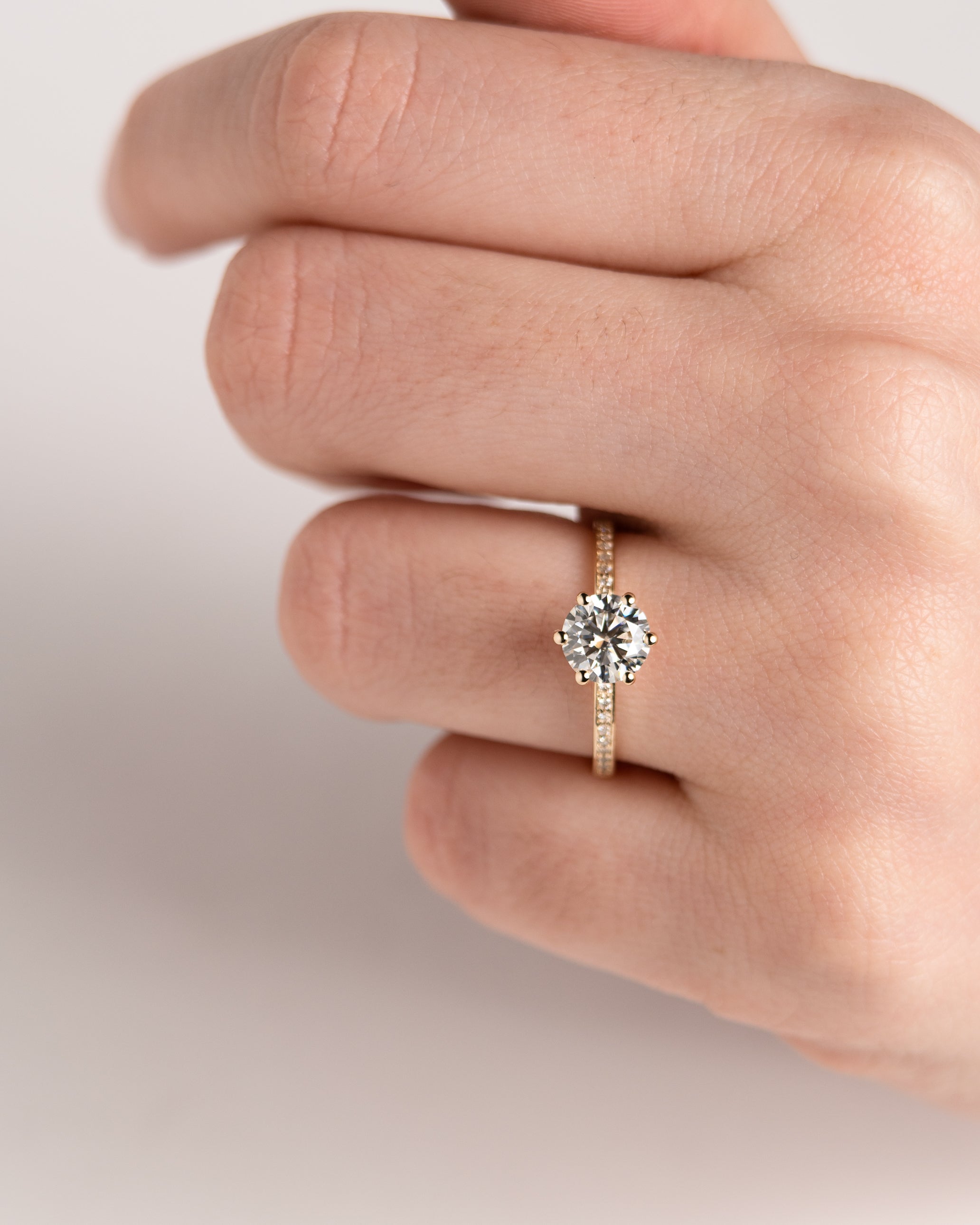 Anel de Noivado Amélie II Moissanite 1 CT em Ouro 18K