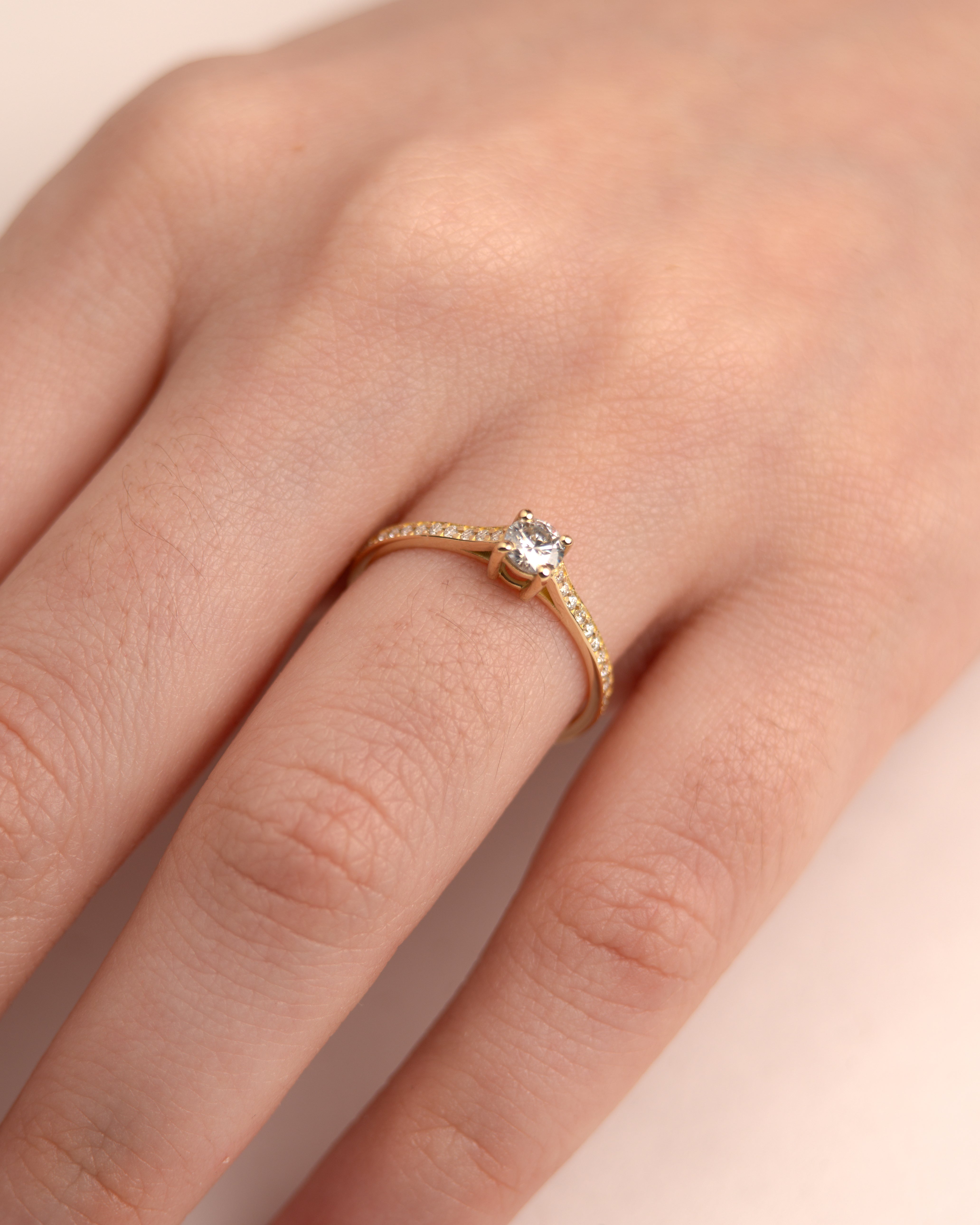 Anel de Noivado Stellae II Moissanite 0,25 ct em Ouro 18K