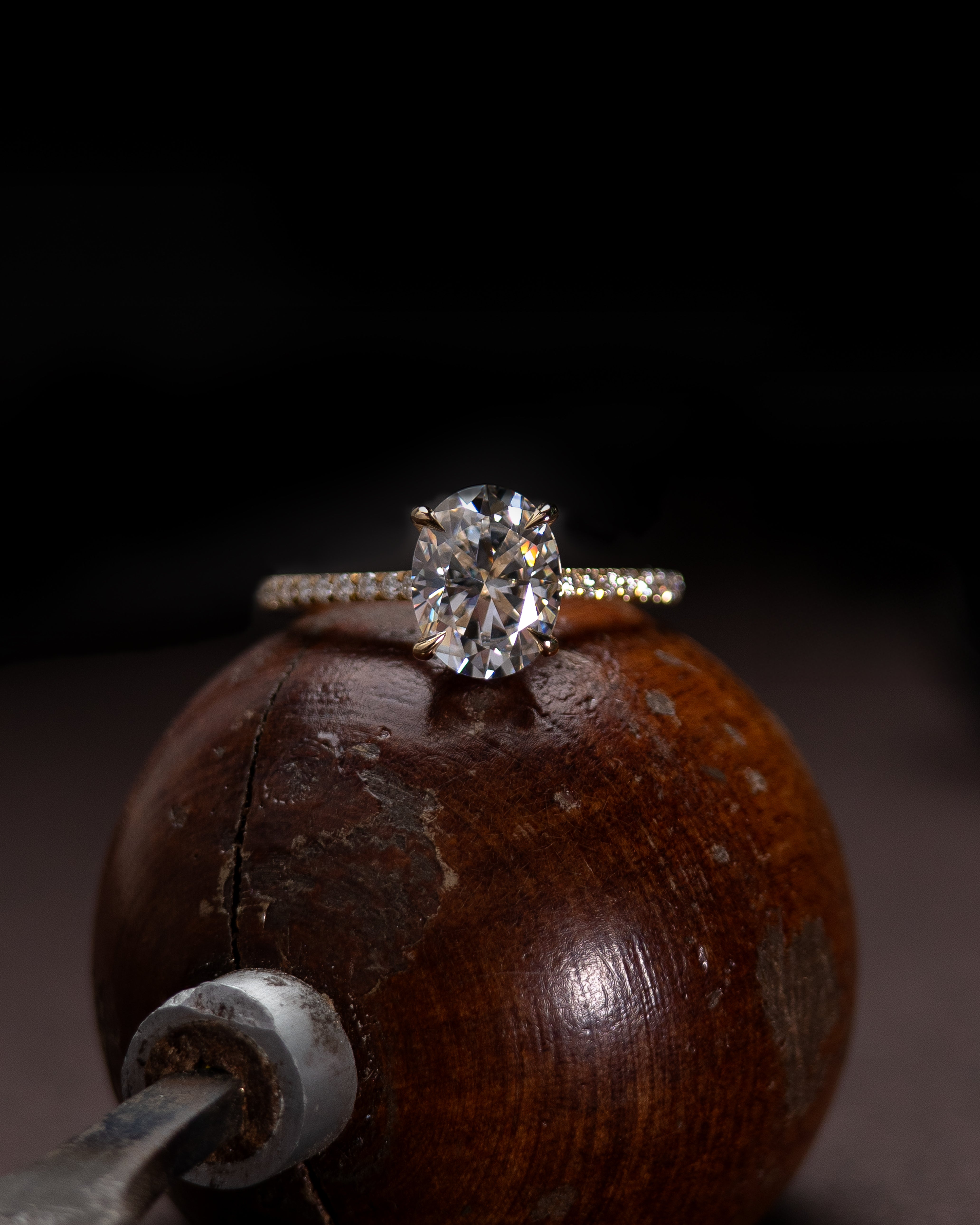 Anel de Noivado Oliva Moissanite 2 CT em Ouro 18K