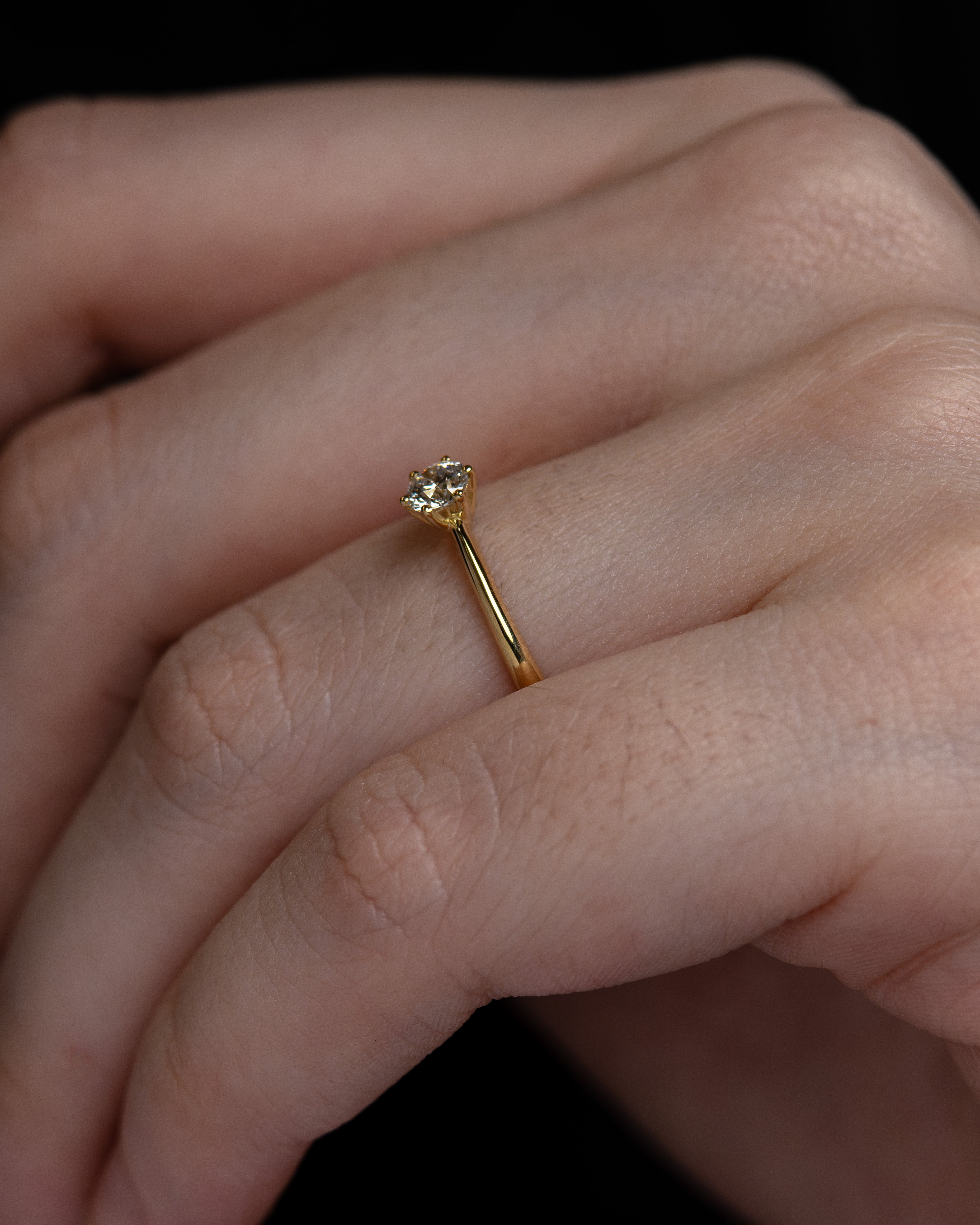Anel de Noivado Little Miss Sunshine Diamante de Laboratório 0,20 ct em Ouro 18K