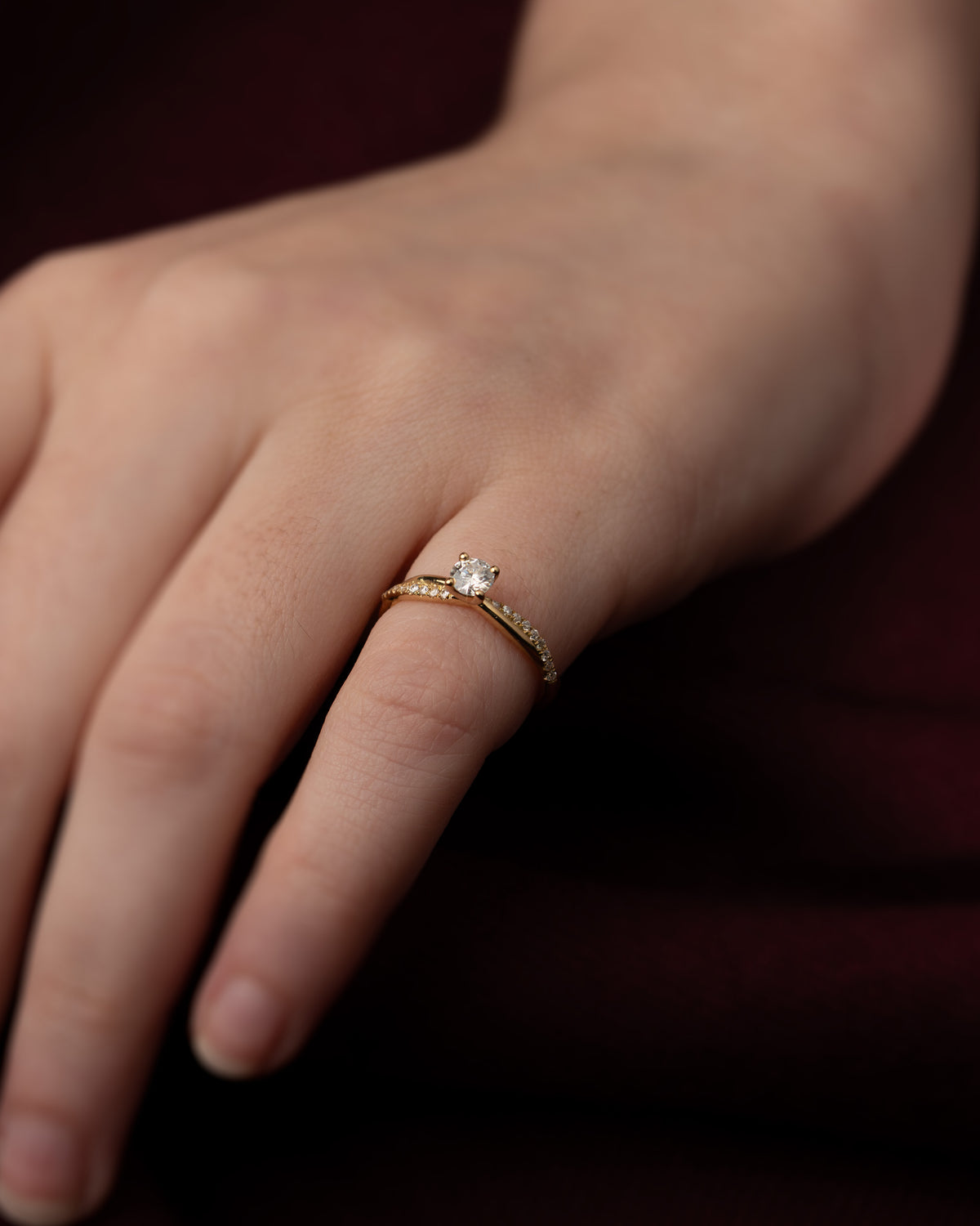 Anel de Noivado Gleam Diamante Natural 0,25 ct em Ouro 18K