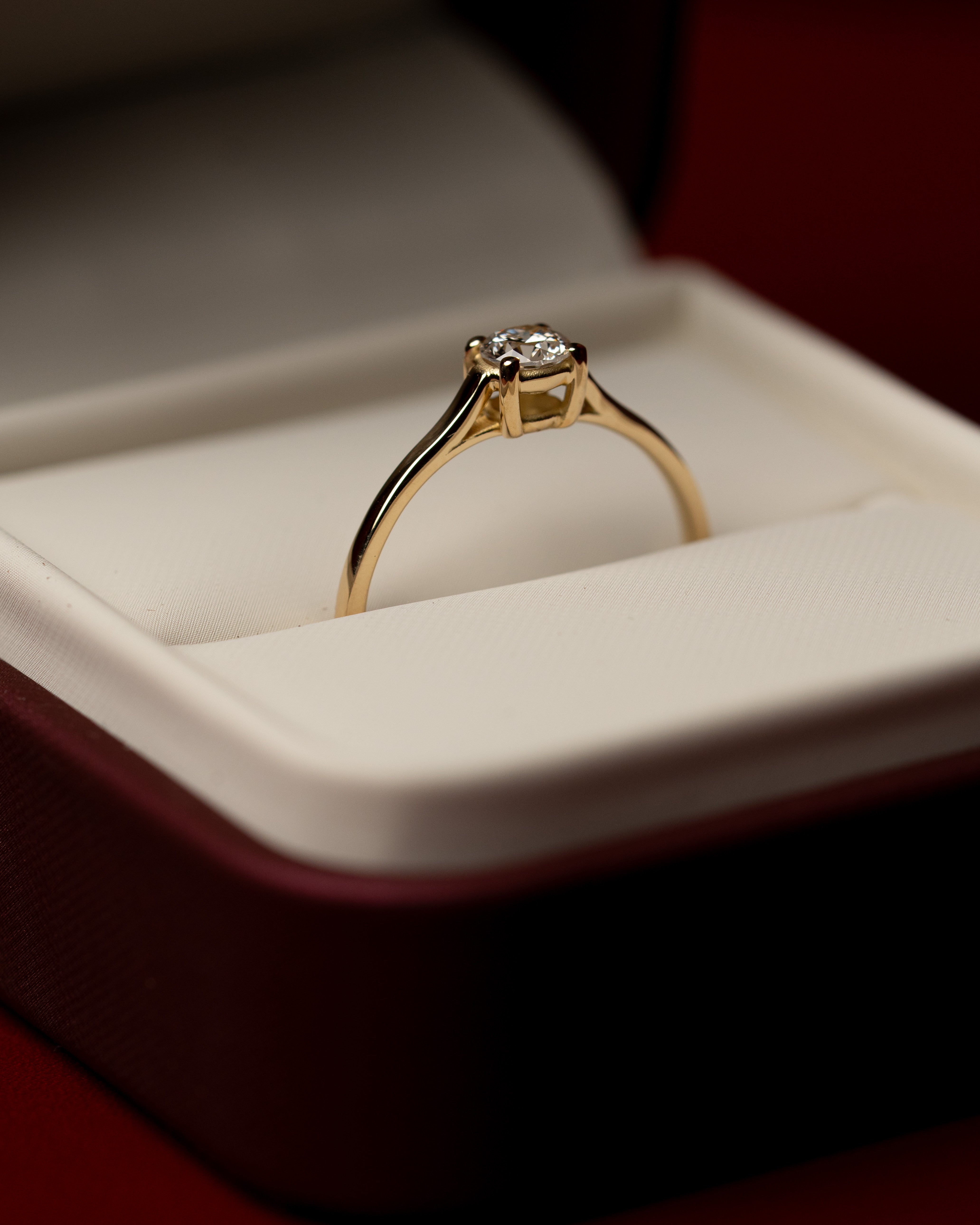 Anel de Noivado Stellae I Diamante de Laboratório 0,25 ct em Ouro 18K