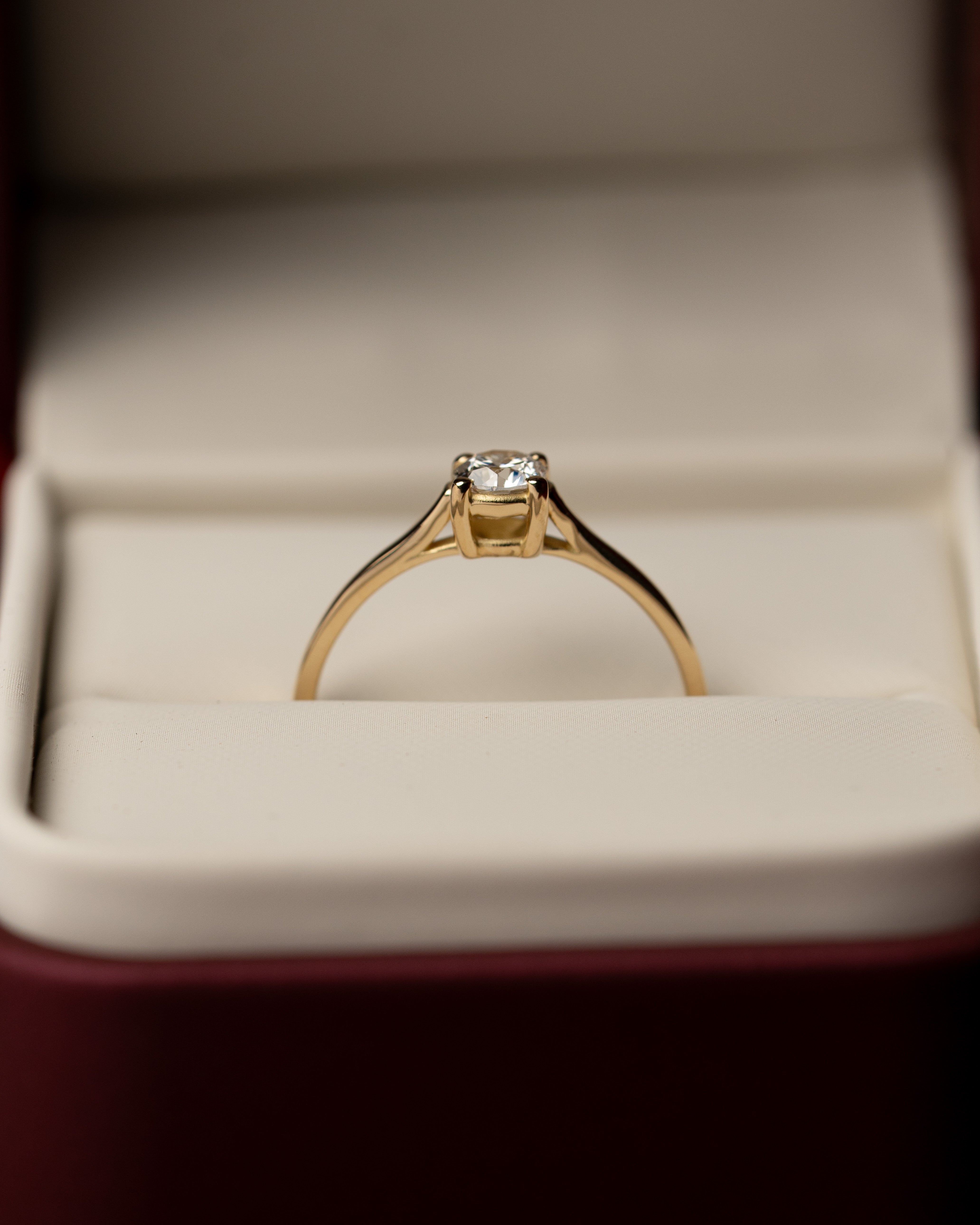 Anel de Noivado Stellae I Diamante de Laboratório 0,25 ct em Ouro 18K