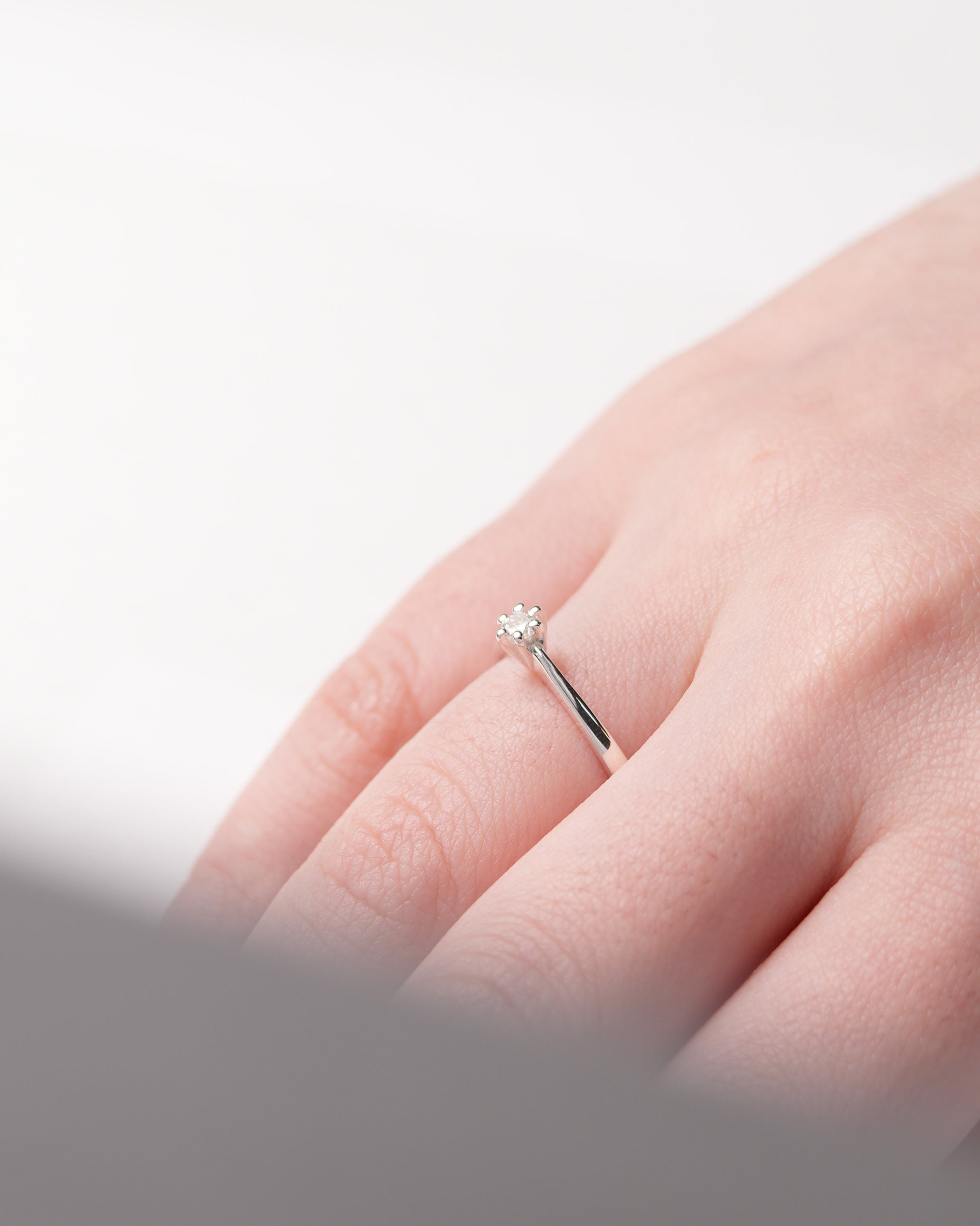 Anel de Noivado Starlight em Ouro 18K Branco Com Diamante Natural de 10 Pontos 0,10ct