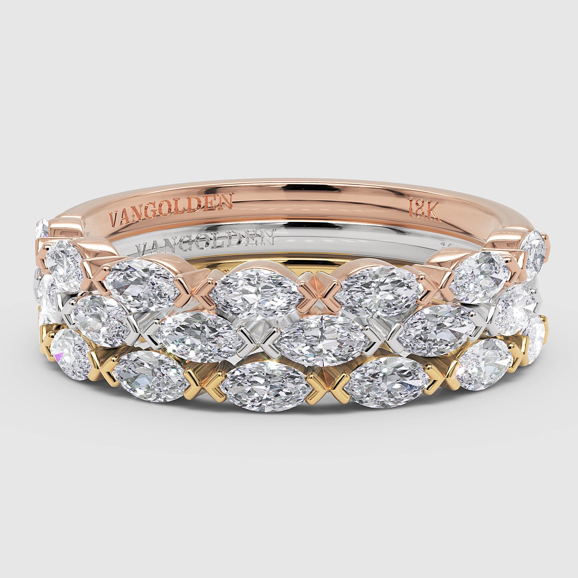 Aparador de Anel Em Ouro 18K e Moissanites Navete Delicado