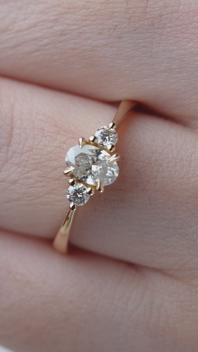 Anel de Noivado Memora Vangolden em Ouro 18k Amarelo e Moissanite Oval